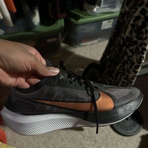 Women’s Nike zoom gravity size 9.5